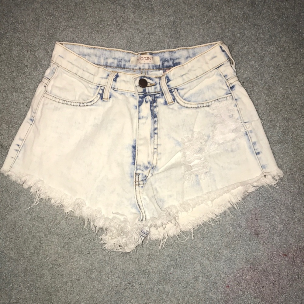 VIBRANT HIGHWAISTED SHORTS